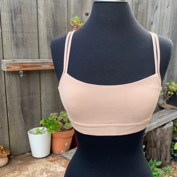 LULULEMON SPORT BRA SIZE 4 Excellent Condition - Picture 3 of 7